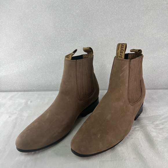 Mens boots size 9 - Picture 1 of 7